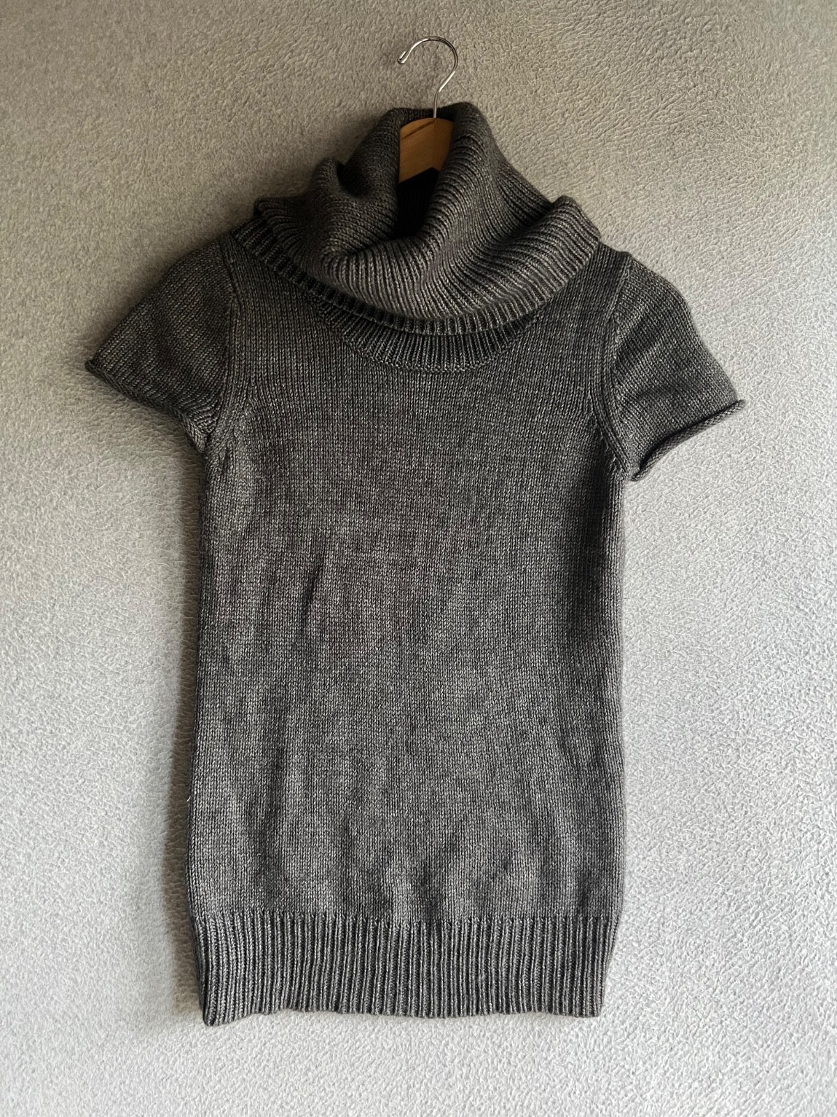 BCBG Maxazria Sweater Womens XS Gray Knitted Wool Angora Blend Turtle Neck