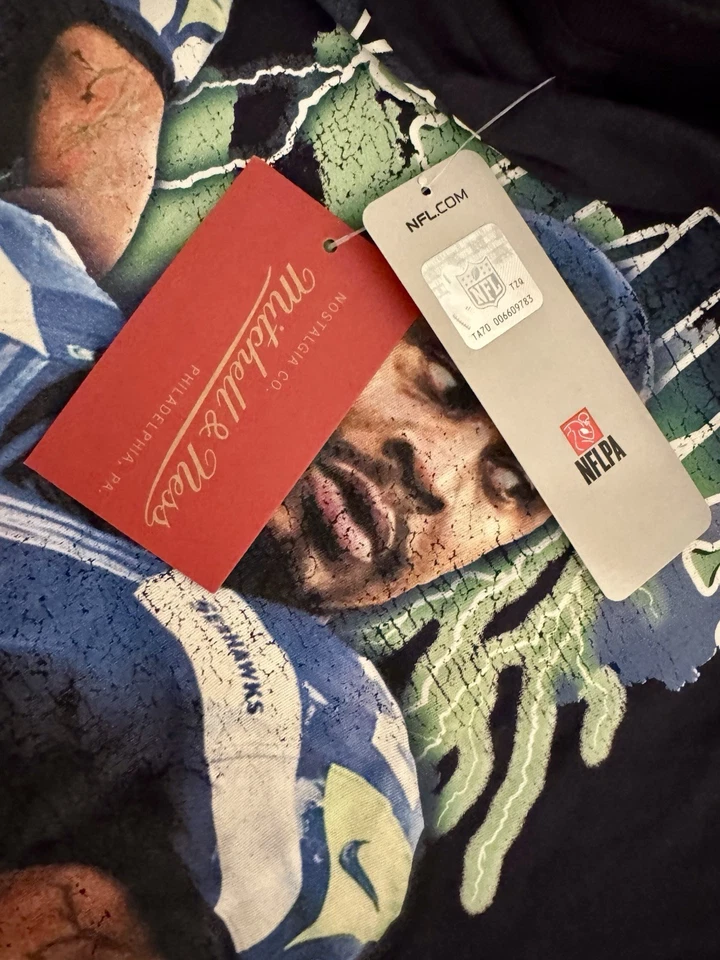 Camiseta Mitchell & Ness Seattle Seahawks Marshawn Lynch Legends talla 2XL $50 precio de venta sugerido por el fabricante Foto 4 de 4