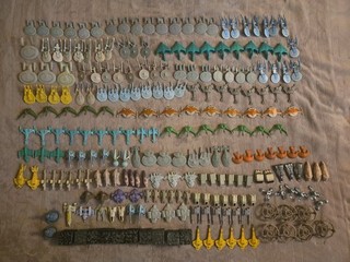 HUGE LOT OF STAR TREK/TNG/DEEP SPACE NINE AND VOYAGER MODEL SHIPS 238 PCS TOTAL
