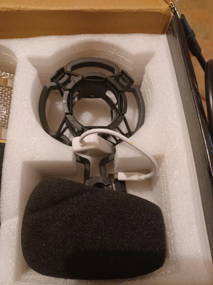 BM-800 Condenser Studio Microphone Kit - New Open Box - Image 4 of 4