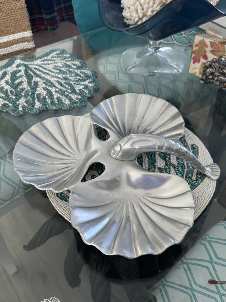 De colección SERVIDOR DE 3 ALMEJAS DE MEDIADOS DE SIGLO Mango de Camarón Aluminio Fundido B&B Foto 2 de 4