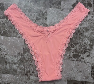 NWT VICTORIA'S SECRET SMOOTH LACE PINK ROSE FLORAL APPLIQUE BRAZILIAN PANTIES