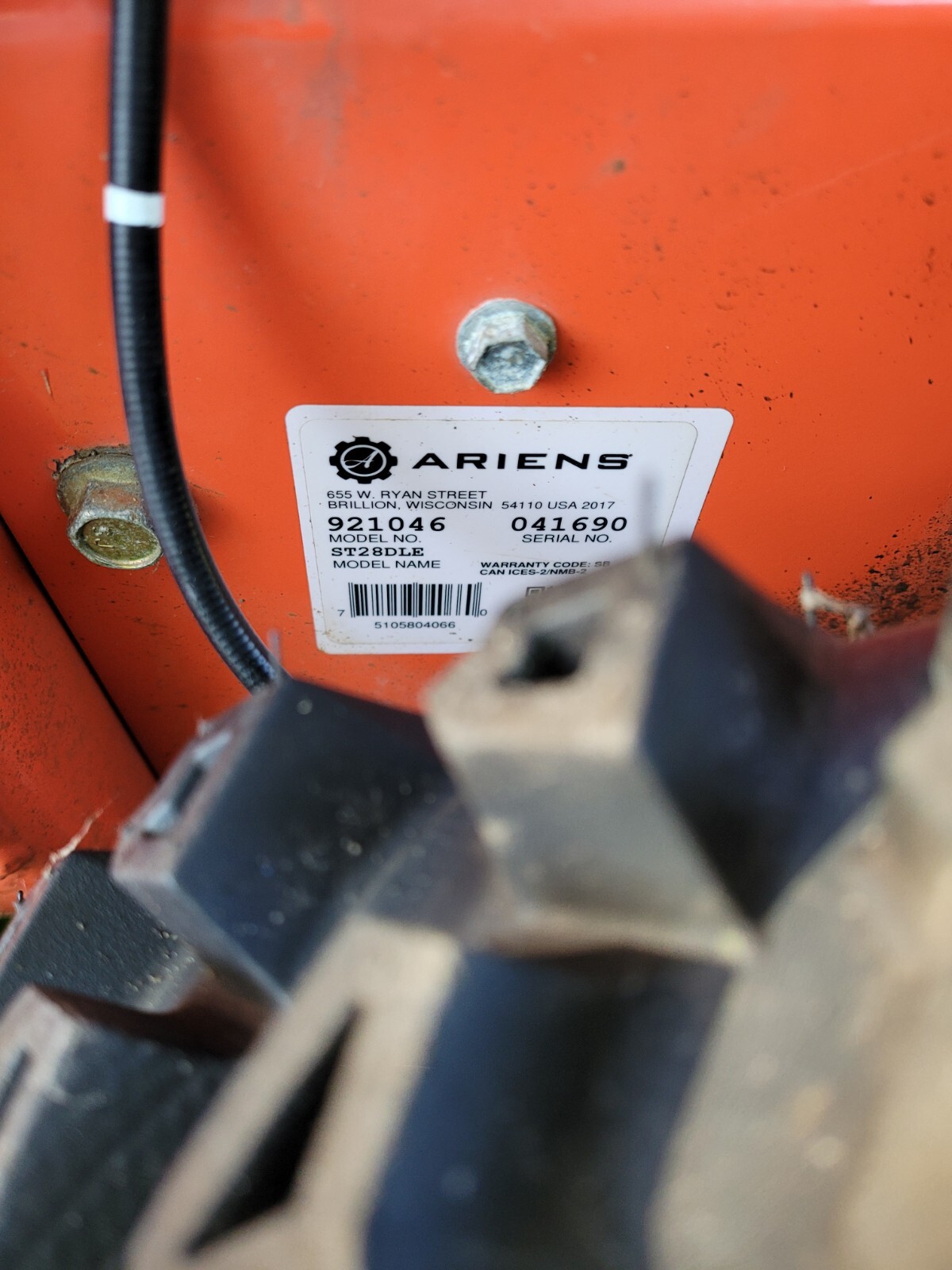 Ariens Deluxe 28 Snow Blower 921046 fully serviced, starts and runs