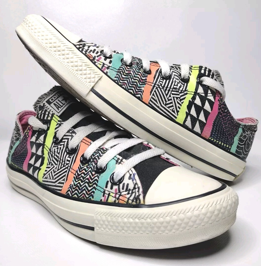 CONVERSE Women's All Star Chuck Taylor 90s RAD Graphic Low