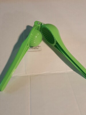 New Cooking Concepts Citrus Squeezer Green Lemon Lime Small Citrus