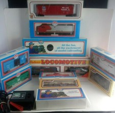 13 Piece Lot Model Power Life Like Model Trains and Accessories