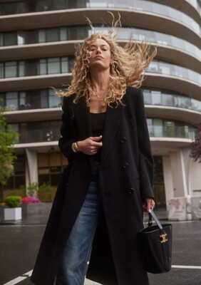 BEAUIFUL HANNAH FERGUSON 8X10 Photo