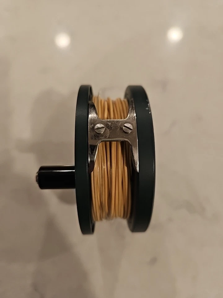 ORVIS C.F.O. 4 DISC SALT WATER FLY FISHING REEL. HARDLY BEEN USED CONDITION. - Image 4 of 4