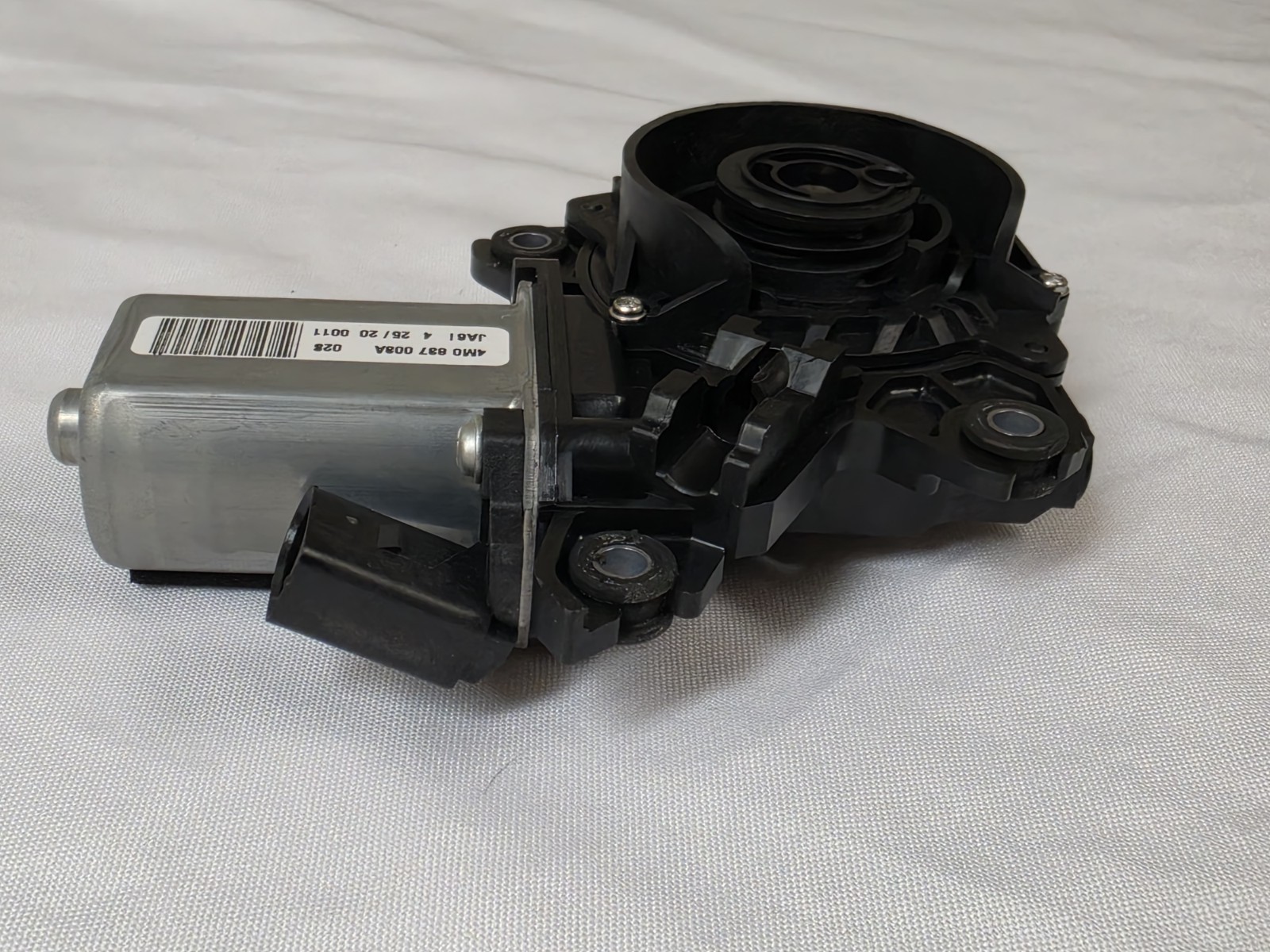 Bentley Bentayga 2017-2020 Front Left Door soft close actuator