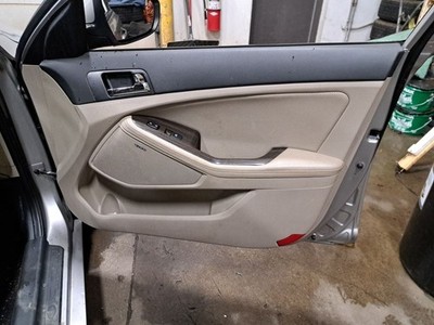 2012 Optima Rh Pass Side Front Door Interior Trim Panel Beige/Black Up