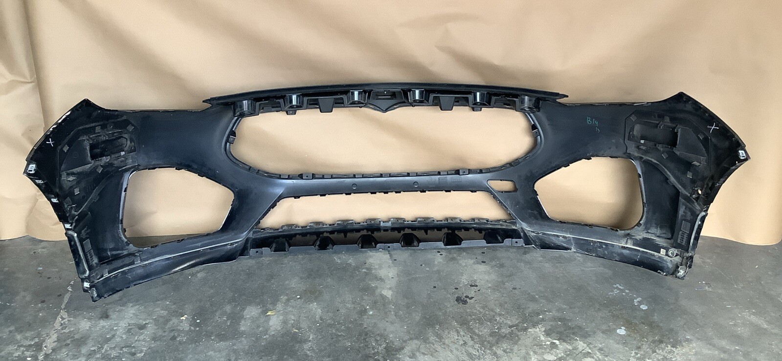 2022-2024 MASERATI GRECALE BLACK FRONT OEM BUMPER 670157345