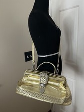 Vintage style gold colored rhinestone purse/bag 16L 8T