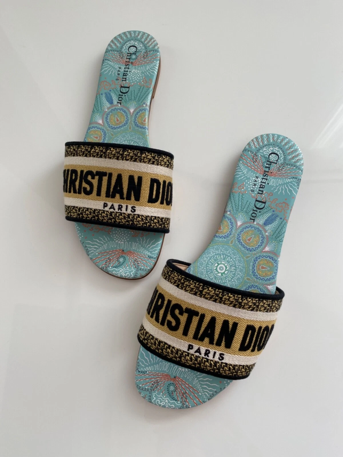 Neuf Femme Authentique Christian Dior DWay Fabuleuse Diapositive Brodée Turquoise