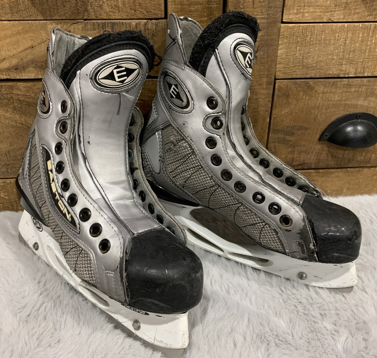 Hockey Skates Easton Z Air Comp Razor Bladz II Size 4.5EE Hand
