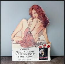 MILO MANARA - grande sagomato pubblicitario da vetrina edicola - 140x97 ca -FOTO