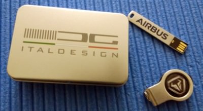 Italdesign Pressemappe press kit Genf Geneve Genova 2017 USB + Taschenlampe