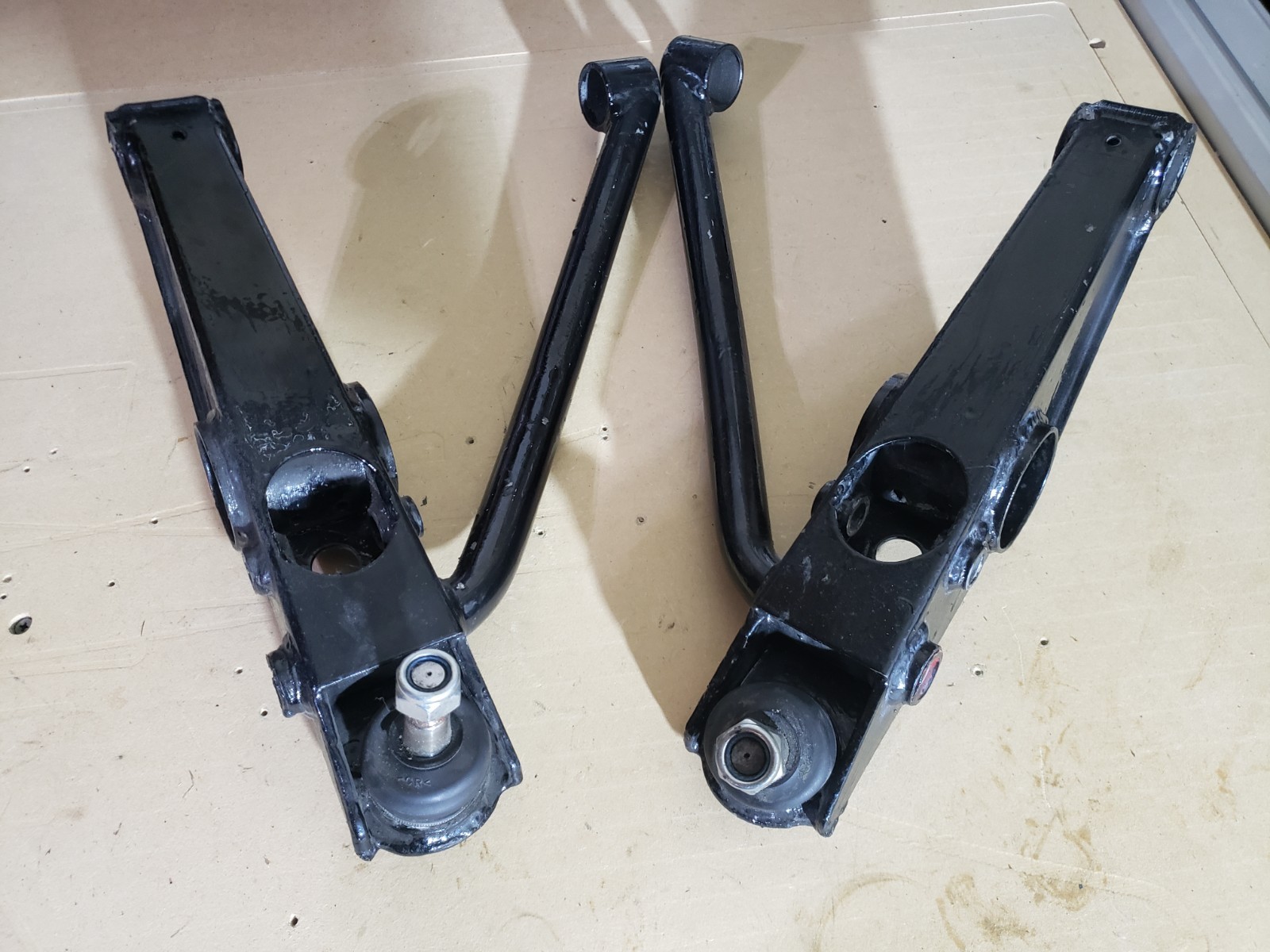 Lotus Esprit Turbo 1989 Front Right Lower Control arms Pair