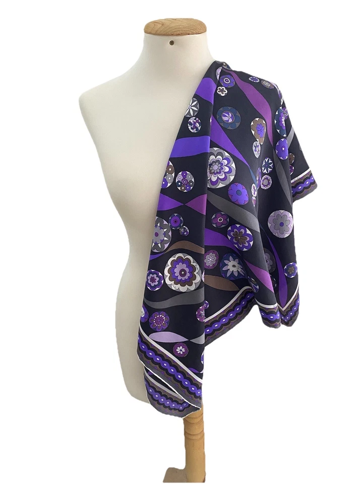 Шарф шелковый многоцветный с монограммой Emilio Pucci S33# 34 дюйма - Изображение 2 из 4
