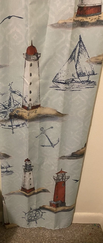 Cortina de Ducha Náutica Essential Home RN 42000 Usada 68WX72L Con Cortina Foto 3 de 4