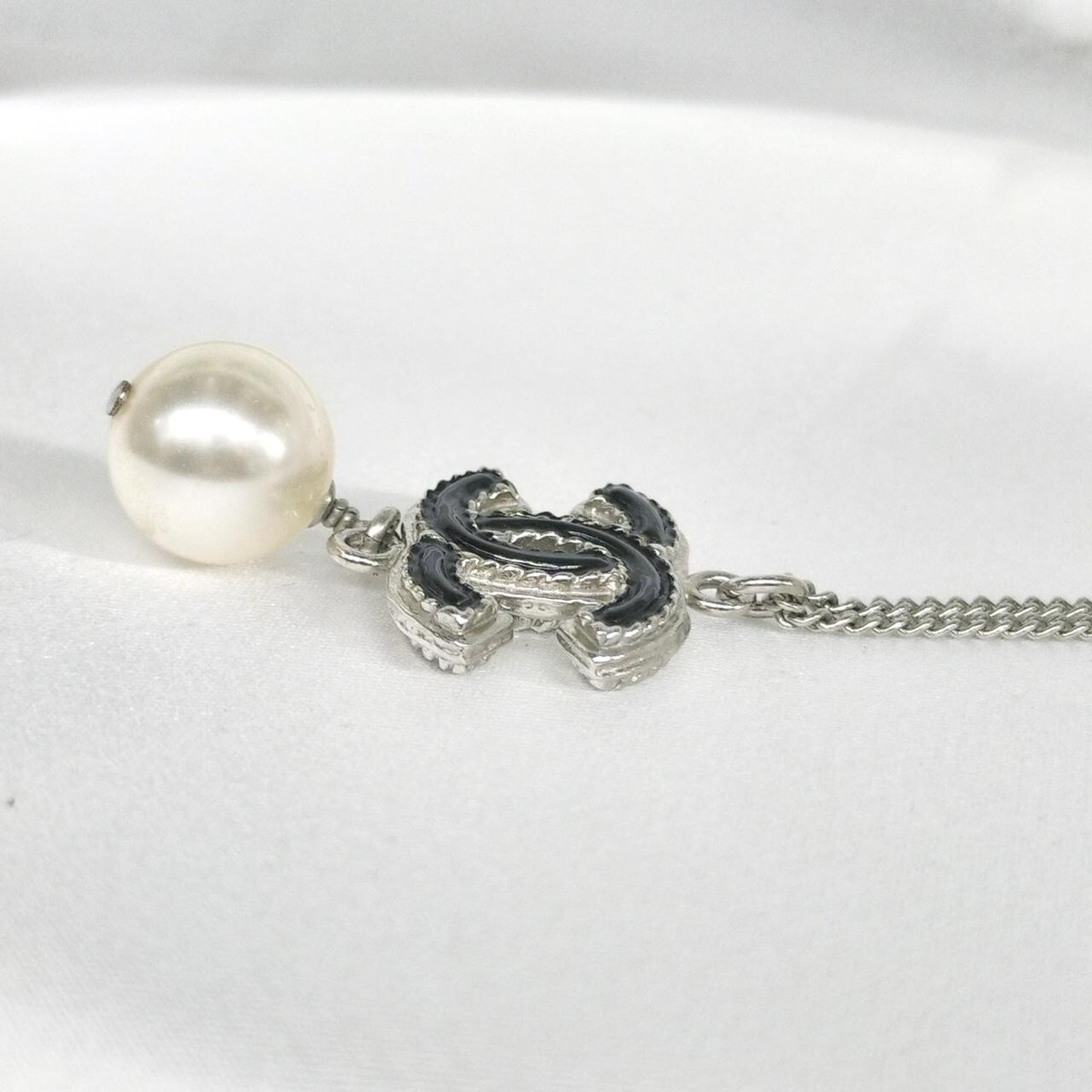 CHANEL Coco Mark Pendant swing pearl necklace Accessory made 