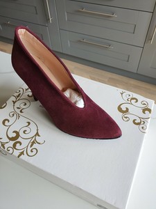 burgundy mid heels