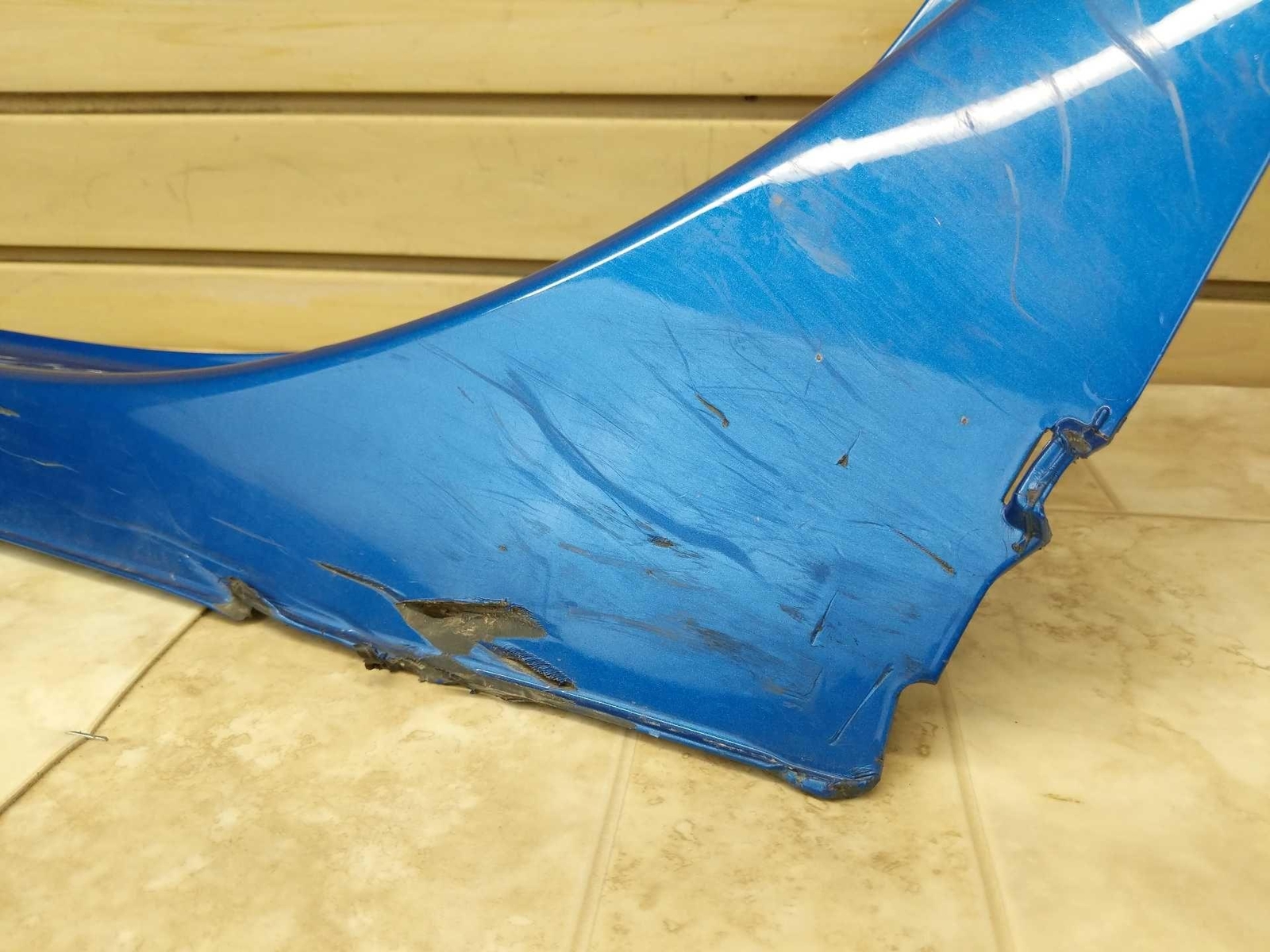 2017-2022 Audi R8 OEM Pillar B Cover panel Blue P/ 4S0853959 *DAMAGE*