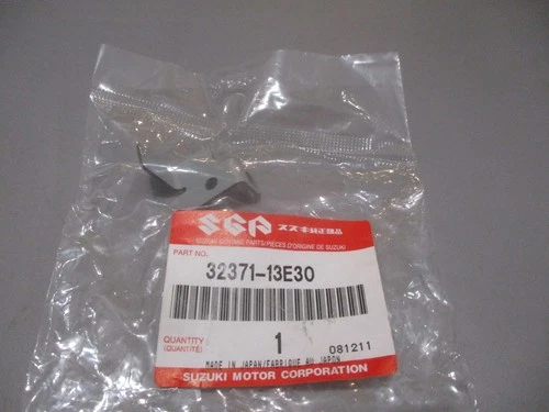 CLAMP, GENERATOR LEAD WIRE