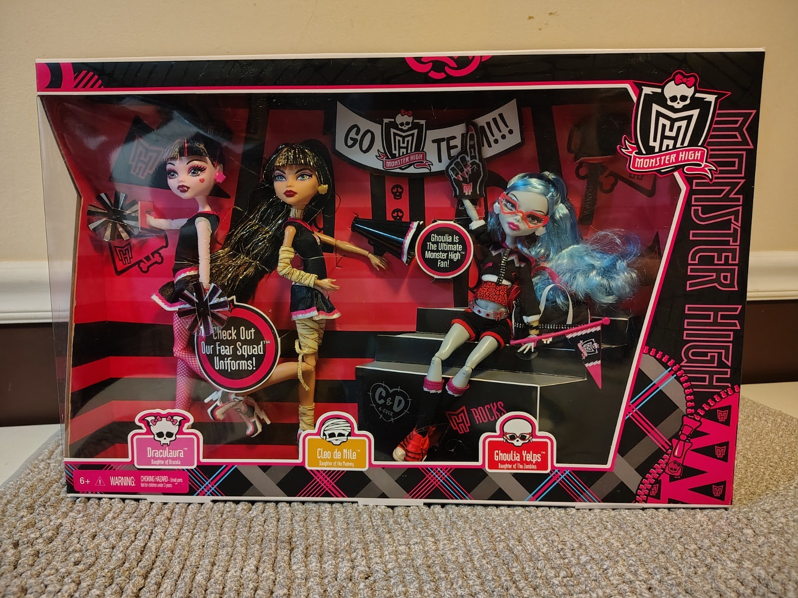 NEW Monster High Fearleading 3 pack Draculaura Cleo Ghoulia Toys R US Exclusive
