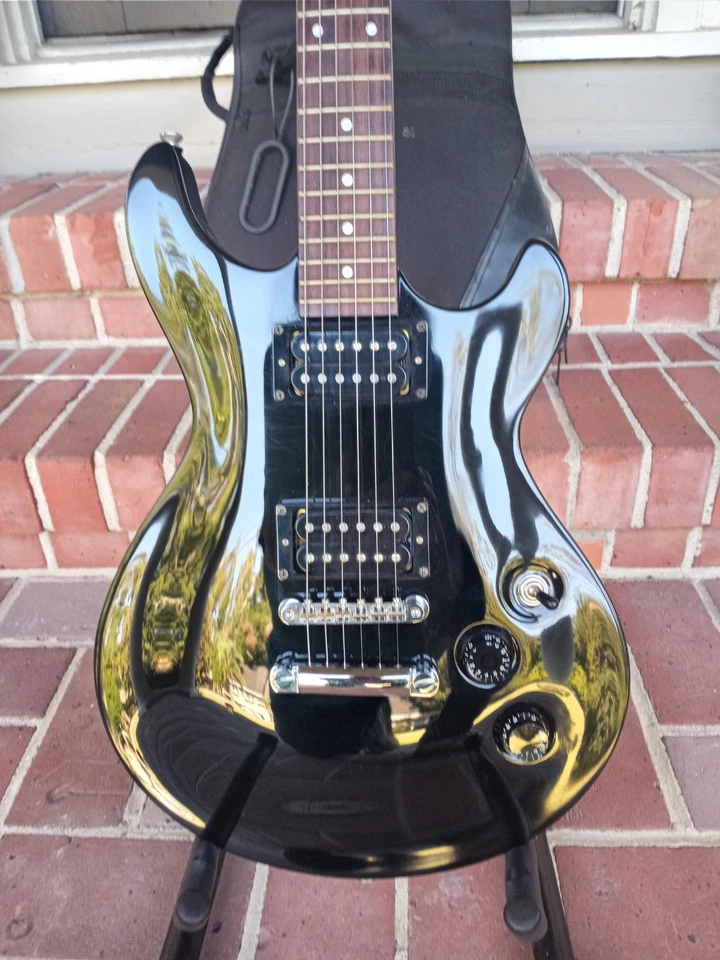 Cort M200 Black Beauty 2002, muy buen estado, configuración y listo para jugar Foto 2 de 4