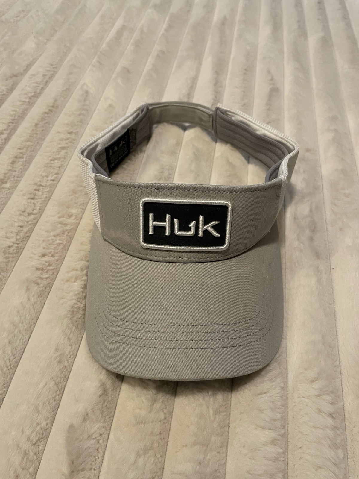 Huk Adjustable Visor Cap for Performance Fishing.… - image 2