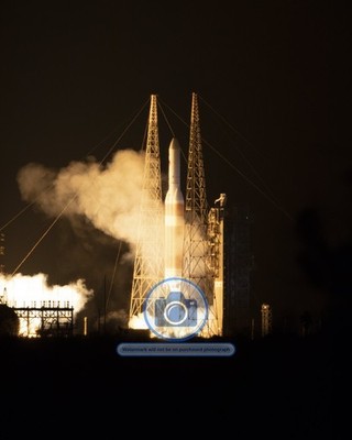PARKER SOLAR PROBE LIFTOFF FROM CAPE CANAVERAL PRE DAWN 2018 8X10 PHOTO