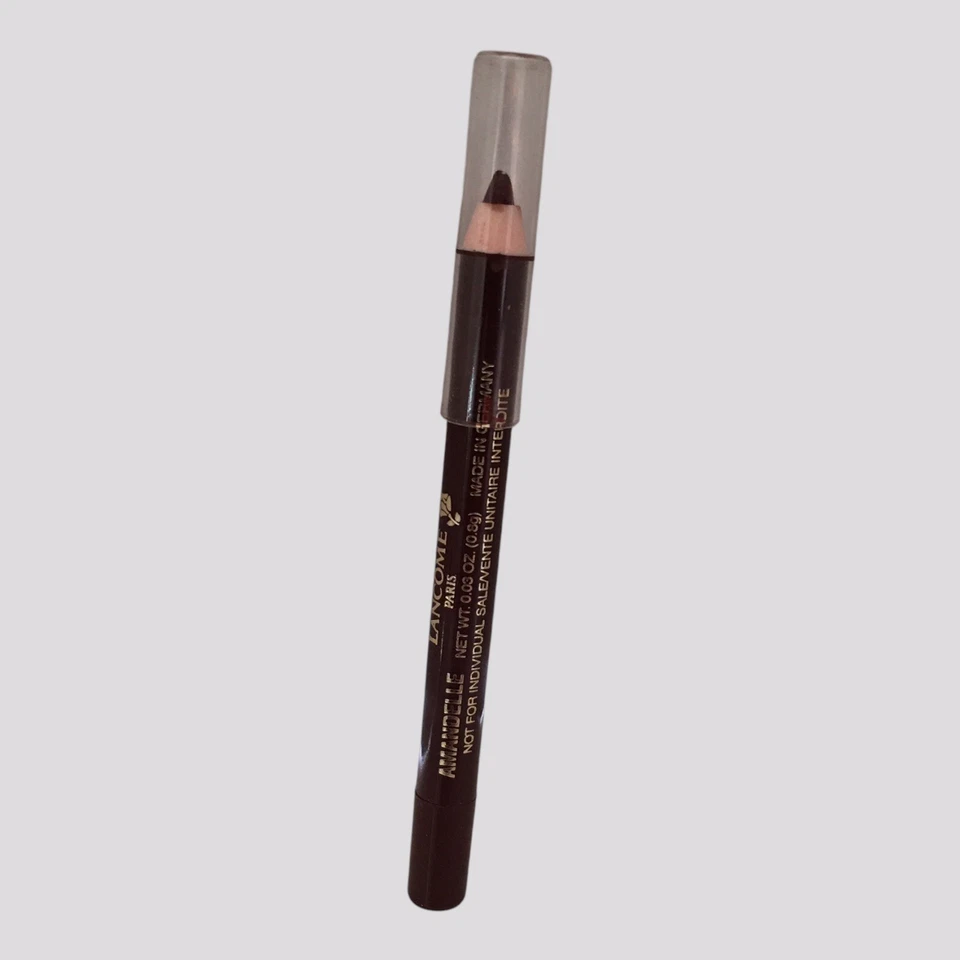 Barra colorante de labios Lancome Le Lipstique - AMANDELLE - 0,03 oz/0,8 g DESCONTINUADA Foto 4 de 4
