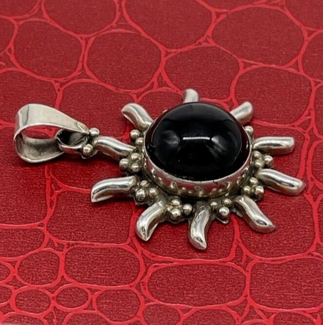 CIONDOLO PER COLLLANA UOMO E DONNA SOLE INDIANO DI ONICE NERO LISCIO ARGENTO 925 - Immagine 2 di 4