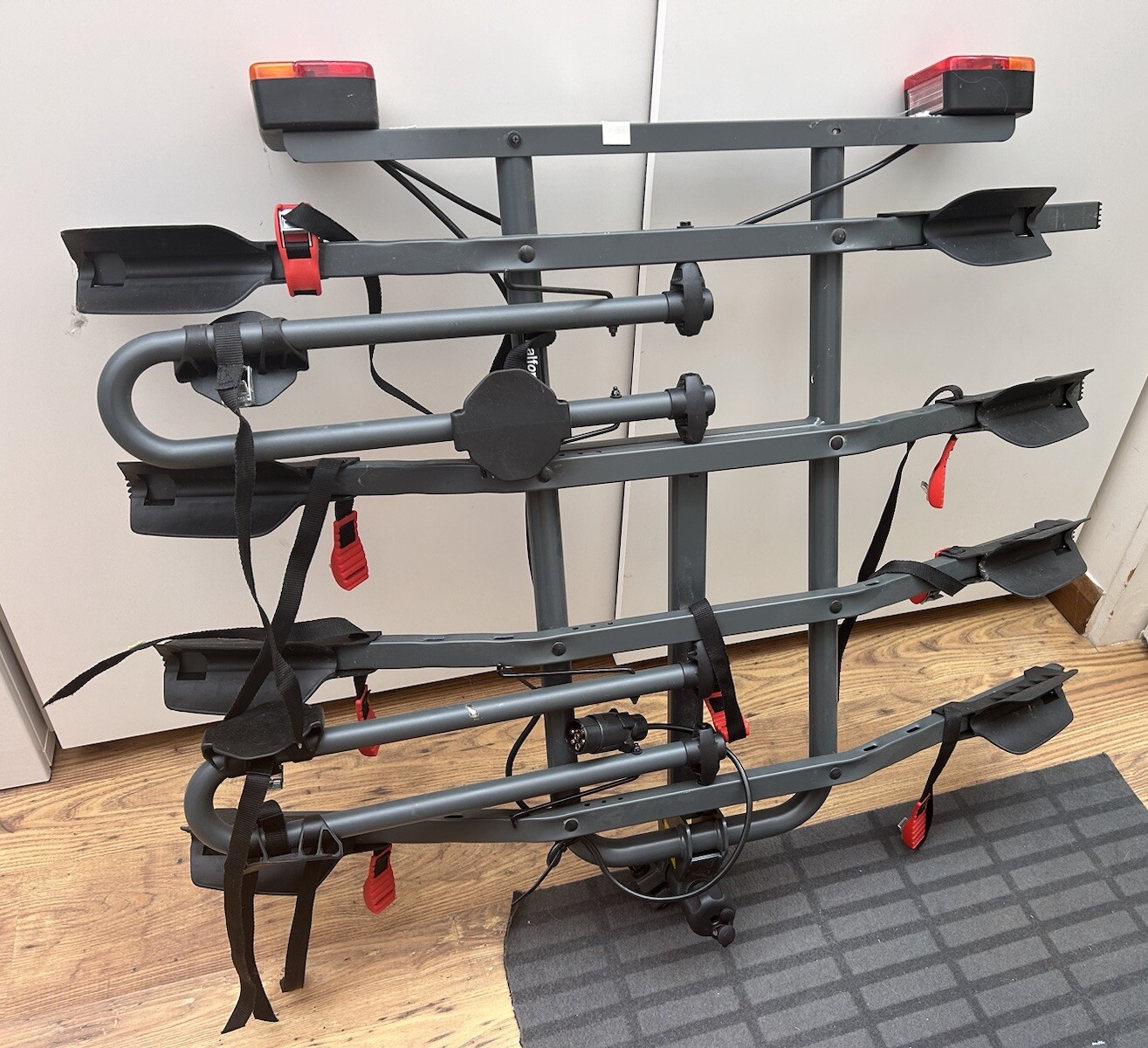 Halfords 4 Bike Towbar Mounted Bike Rack Cycle Carrier RRP £220 Rear