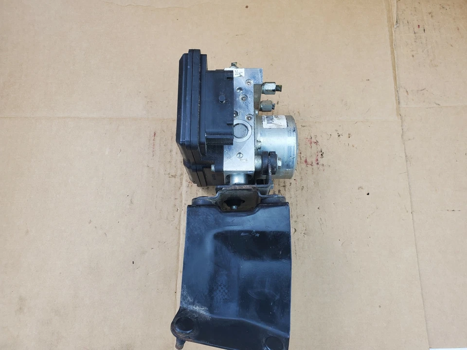 Infiniti M35h 2012 ABS módulo de bomba de freno antibloqueo 476601MG0A OEM Foto 3 de 4