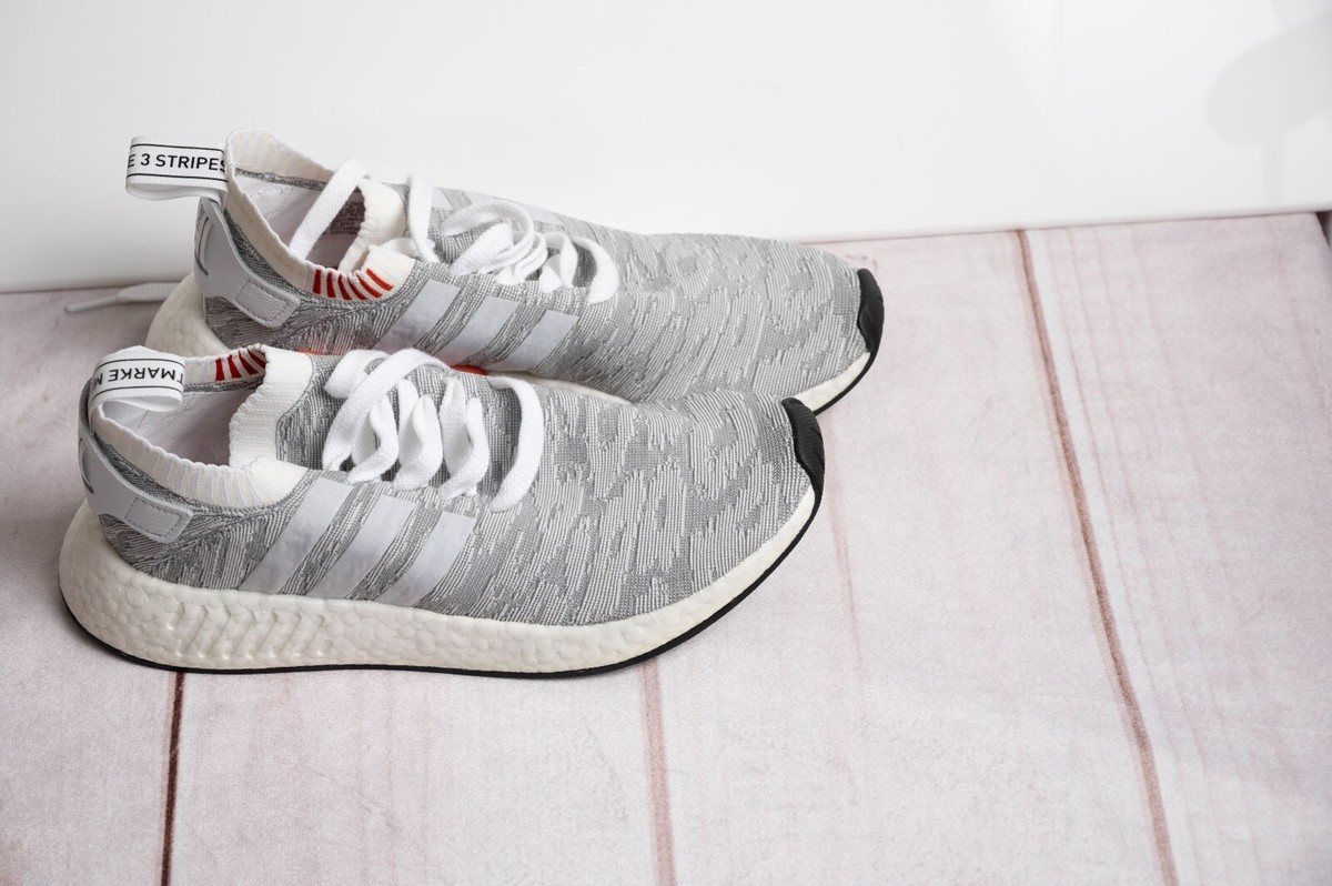 adidas gazelle silver green womens Adidas NMD R2 Primeknit Black White Future Harvest
