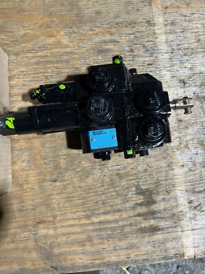 MASSEY FERGUSON / SAUER DANFOSS ACTUATOR KIT 072489T1