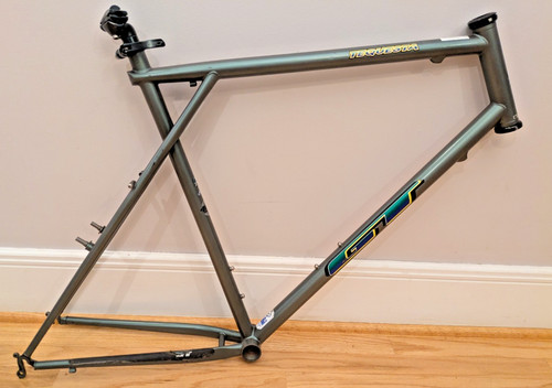 Vintage 1997 GT Tequesta MTB 24" Frame 26" 135mm