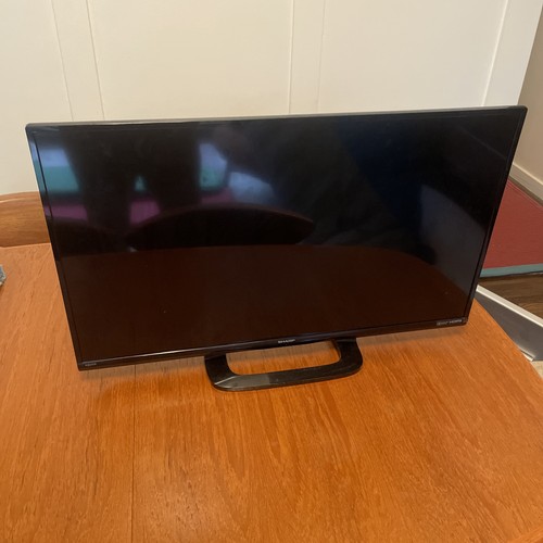 31” SHARP Liquid Crystal TV Model LC-32LE451U