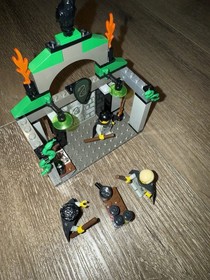 COMPLETE Retired Lego 4735 Harry Potter Slytherin Common Room Snakes 3 Minifigs