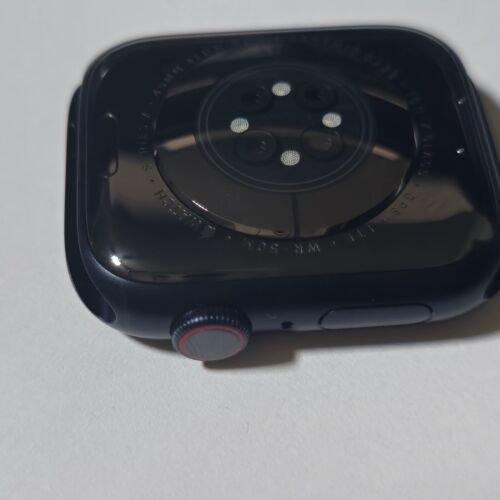 Apple Watch Series 7 (GPS + Cellular) Cassa in Alluminio 45mm con Ban Sport Mezzanotte - Foto 7 di 10