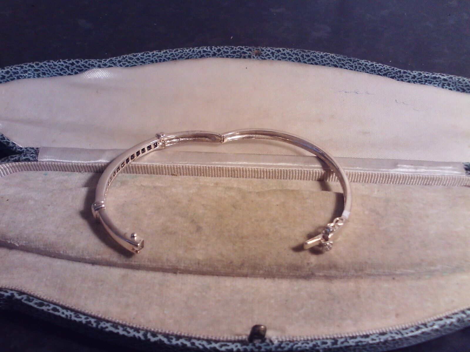 Picture 3 of 4