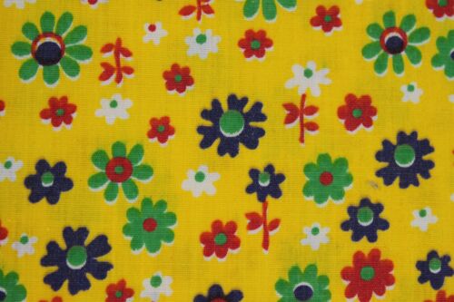 Vtg Perky Print Daisy Fabric Floral Retro Woven Cotton 80x43 Yellow Red Blue - Picture 1 of 6