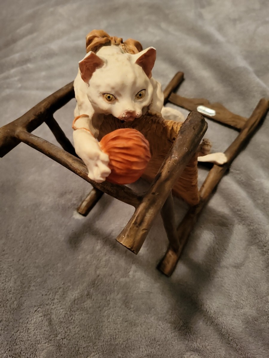 ジョゼッペアルマーニ Giuseppe Armani Giuseppe Armani #166-C Cat on a Chair W/ Yarn Ball Statue Figurine