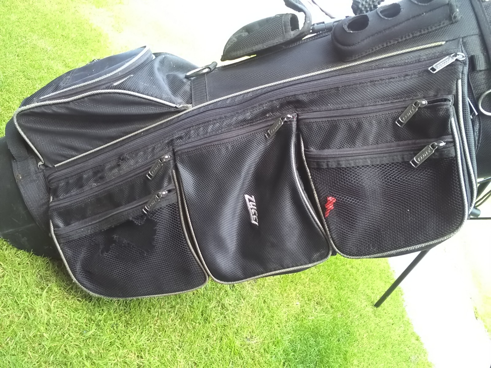 ZUCCI GOLF CLUB BAG EXTENDING LEGS IN A GOODISH CONDITION TOP COVER eBay