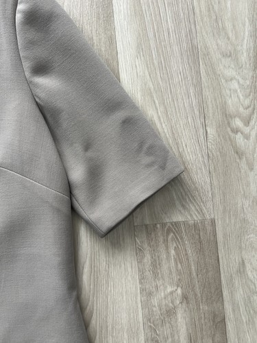 Elegant and timeless Ralph Lauren Black Label dress in a flattering fitted silho - Picture 9 of 20