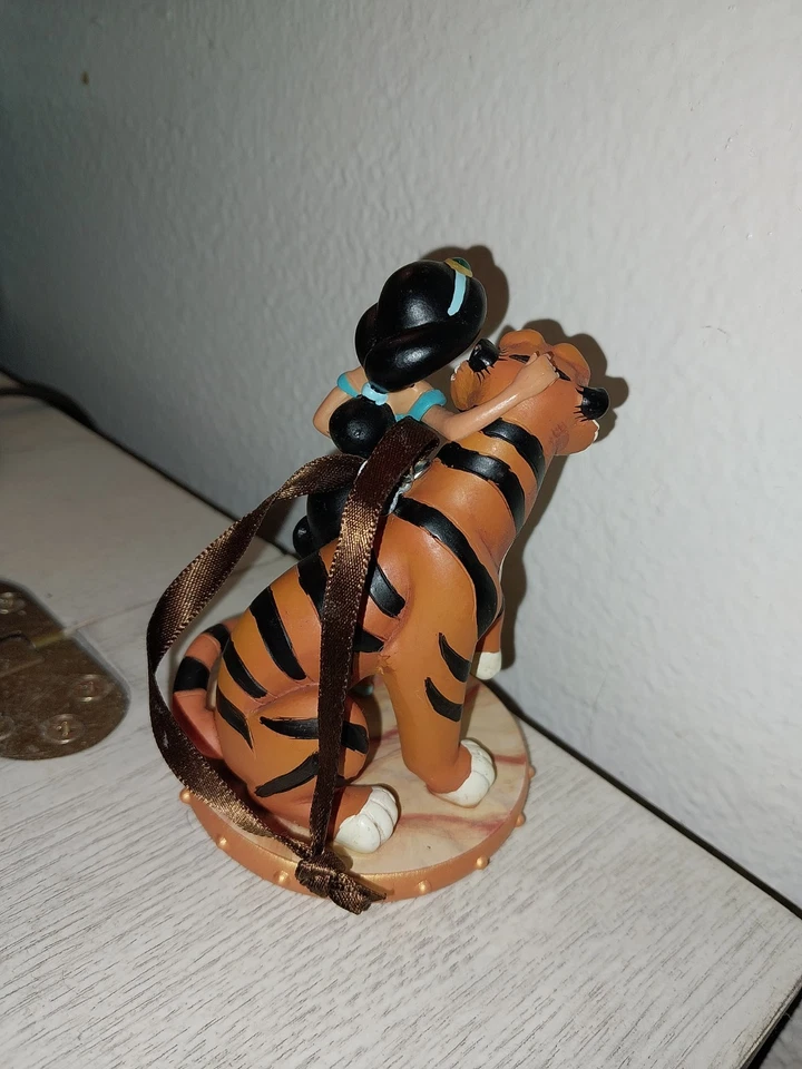 Ornamento de férias caderno de esboços Aladdin Jasmine & Rajah loja parques da Disney 2019 - Imagem 2 de 4