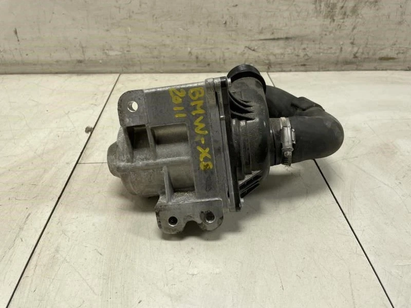 BMW X5 35iX 2011 3,0 L bomba de agua refrigerante OEM+ Foto 3 de 4