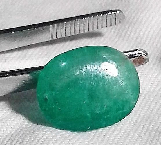 Esmeralda grande, de 8,08 cts, talla cabujón - Imagen 2 de 4