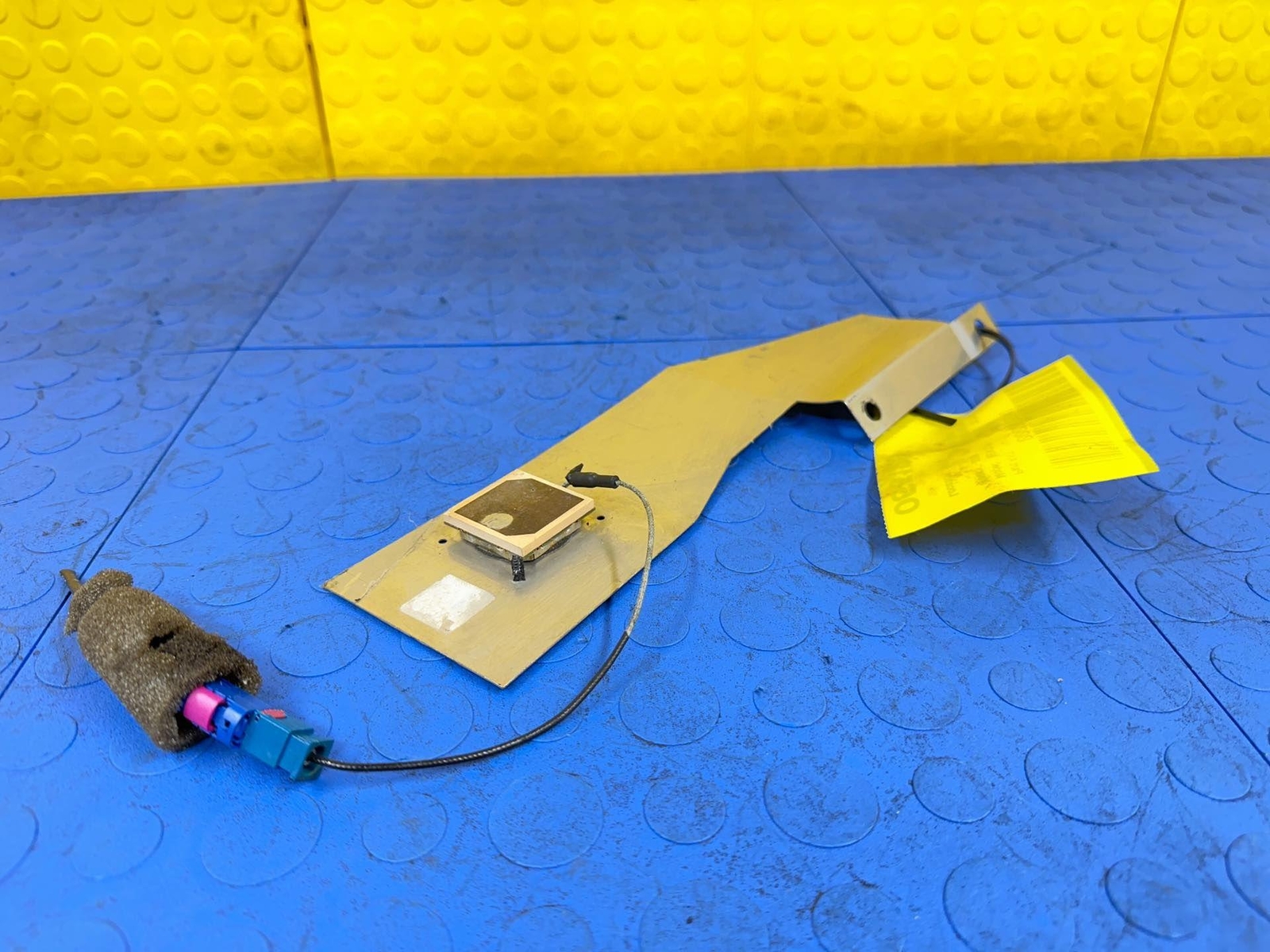 06 07 08 09 BENTLEY Continental GT Coupe Satellite Antenna OEM 3W3907247